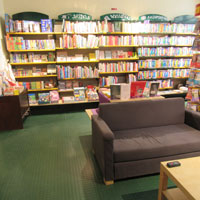 INTU Books - Sitzmöglichkeiten