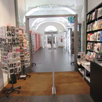 Buchhandlung Walther König - Eingang von innen